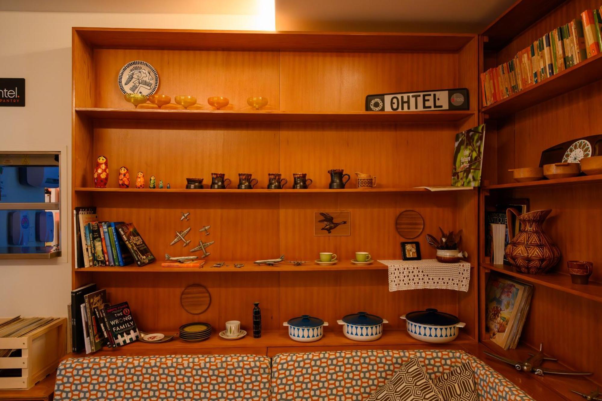 Ohtel Auckland Hotel Ngoại thất bức ảnh A typical 1970s kitchen